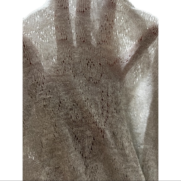 EXPRESS Women Long-Sleeved pullover blouse, Metallic Grey, Size S - Picture 8 of 9